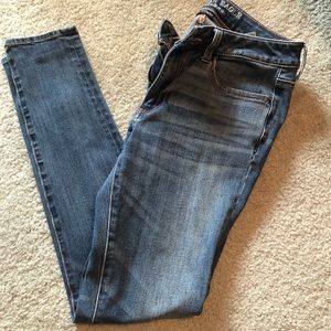 2 pairs of American Eagle jeans